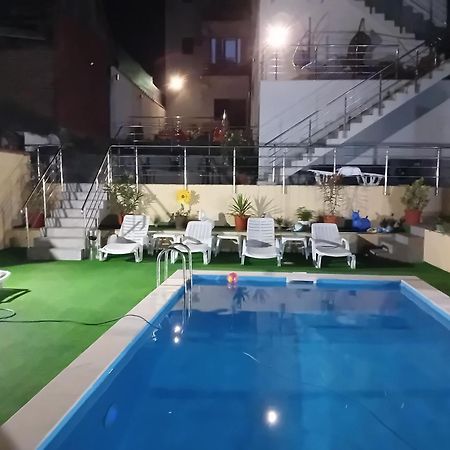 La Roby Si Niko Hotel Dubova Ngoại thất bức ảnh